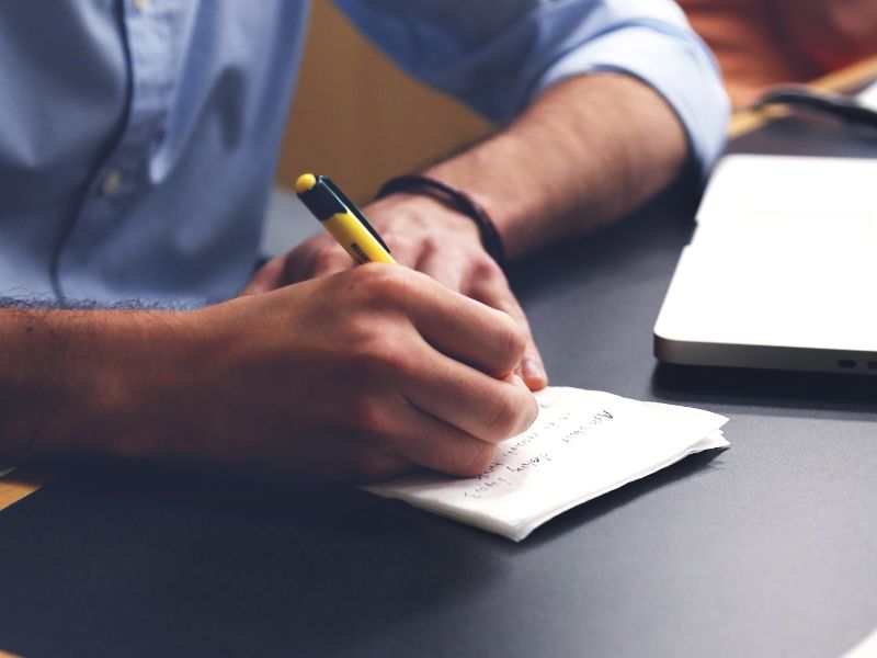 Minimalismo financeiro Livre-se das dívidas e comece a investir